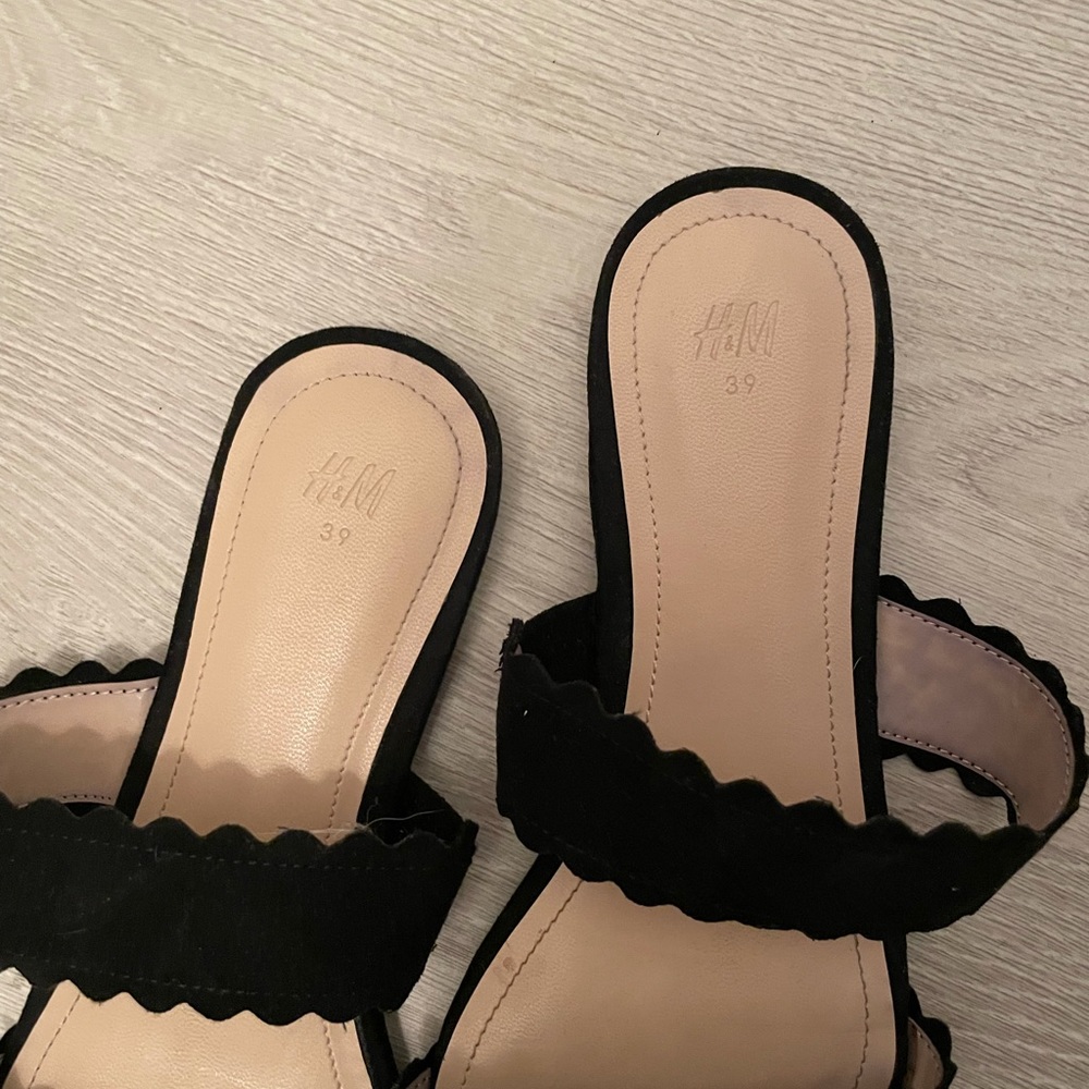 Faux Suede Scallop Flat Black Sandals - Picture 4 of 11
